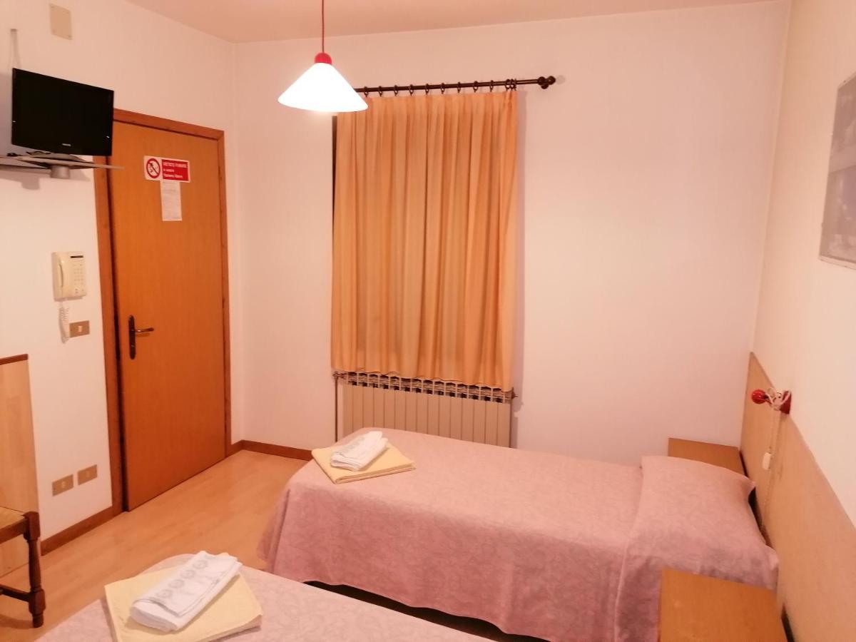 Al Fogolar Hotel Villa Santina Екстериор снимка